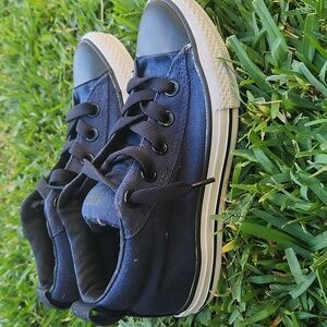 NWOT Converse Kids Navy Canvas High Top Sneakers Size 1